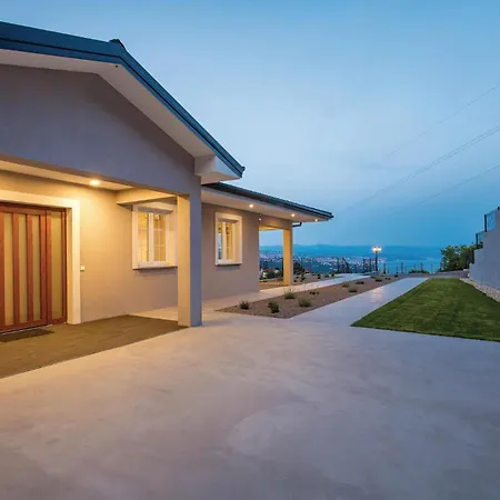 Gorgeous In Bregi With Kitchen Feriehus