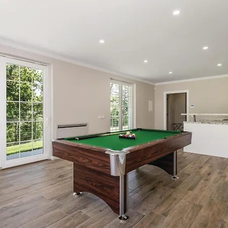 Prázdninový dům Gorgeous In Bregi With Kitchen *