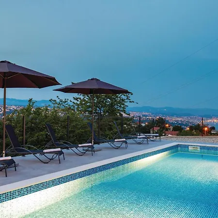 Gorgeous In Bregi With Kitchen Casa vacanze