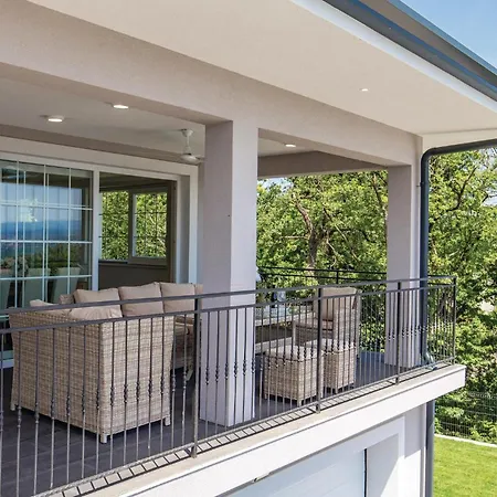 Gorgeous In Bregi With Kitchen * Breza
