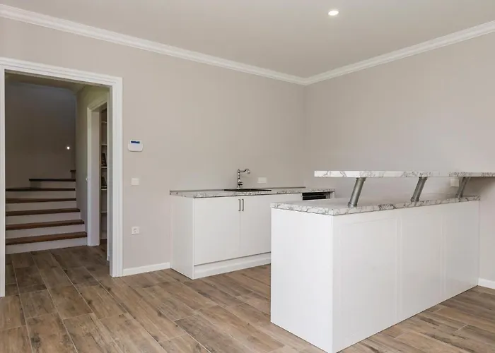 Σπίτι διακοπών Gorgeous In Bregi With Kitchen Breza